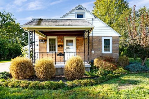 Photo of 3201 Beaver Avenue, Dayton, OH 45429 (MLS # 942912)