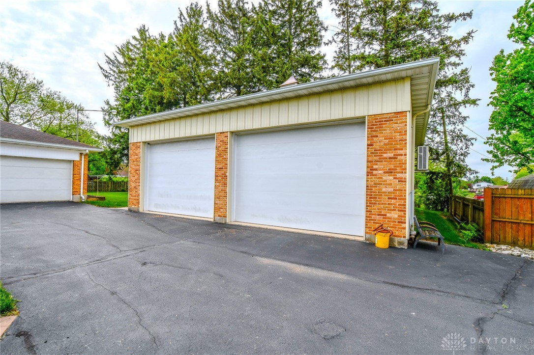 504 W Lake Avenue, New Carlisle, Ohio image 45