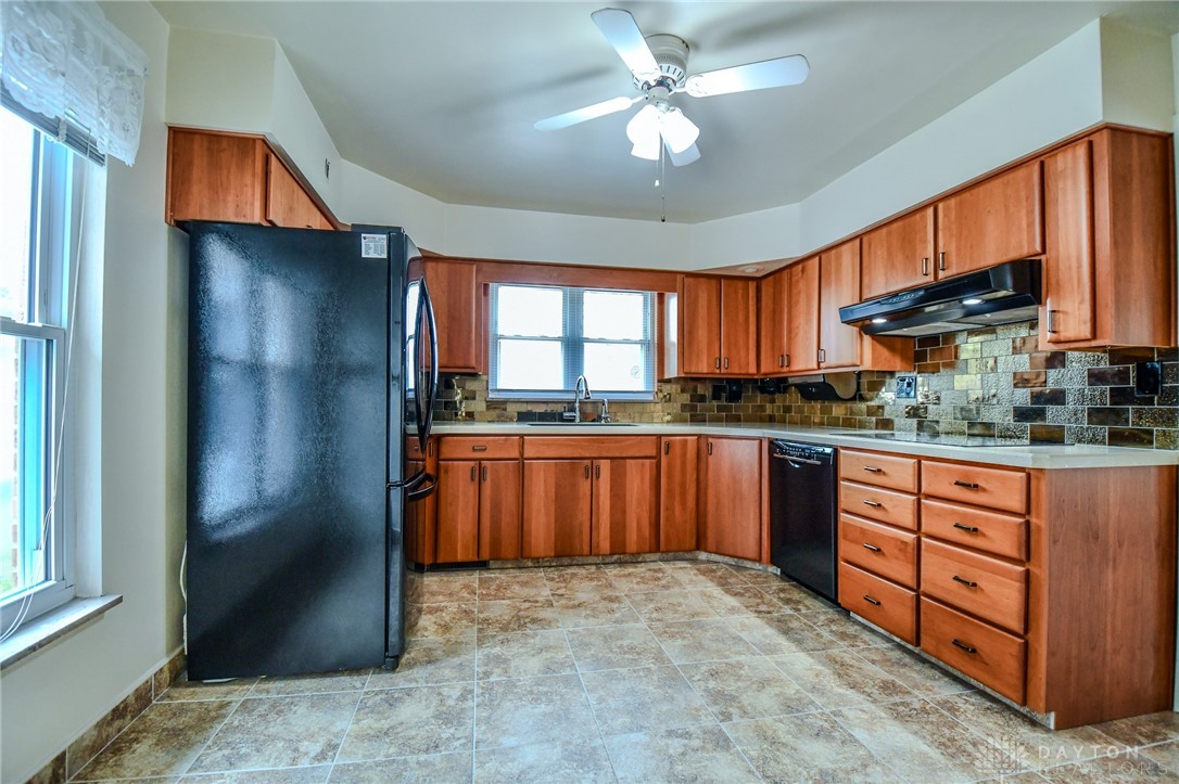 504 W Lake Avenue, New Carlisle, Ohio image 16