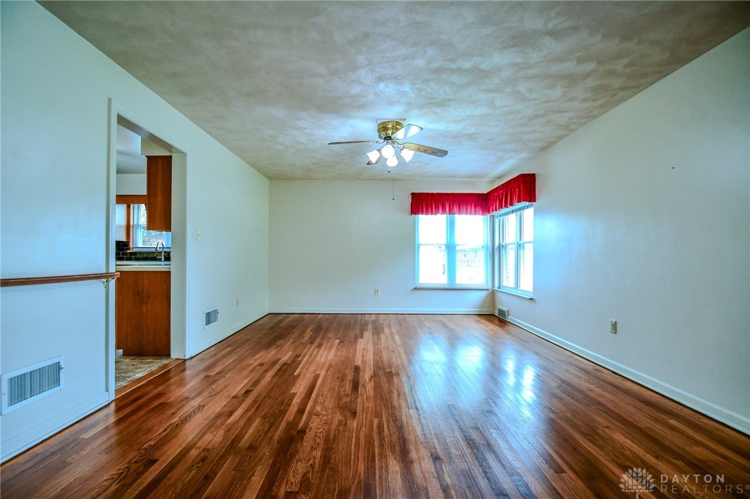504 W Lake Avenue, New Carlisle, Ohio image 10