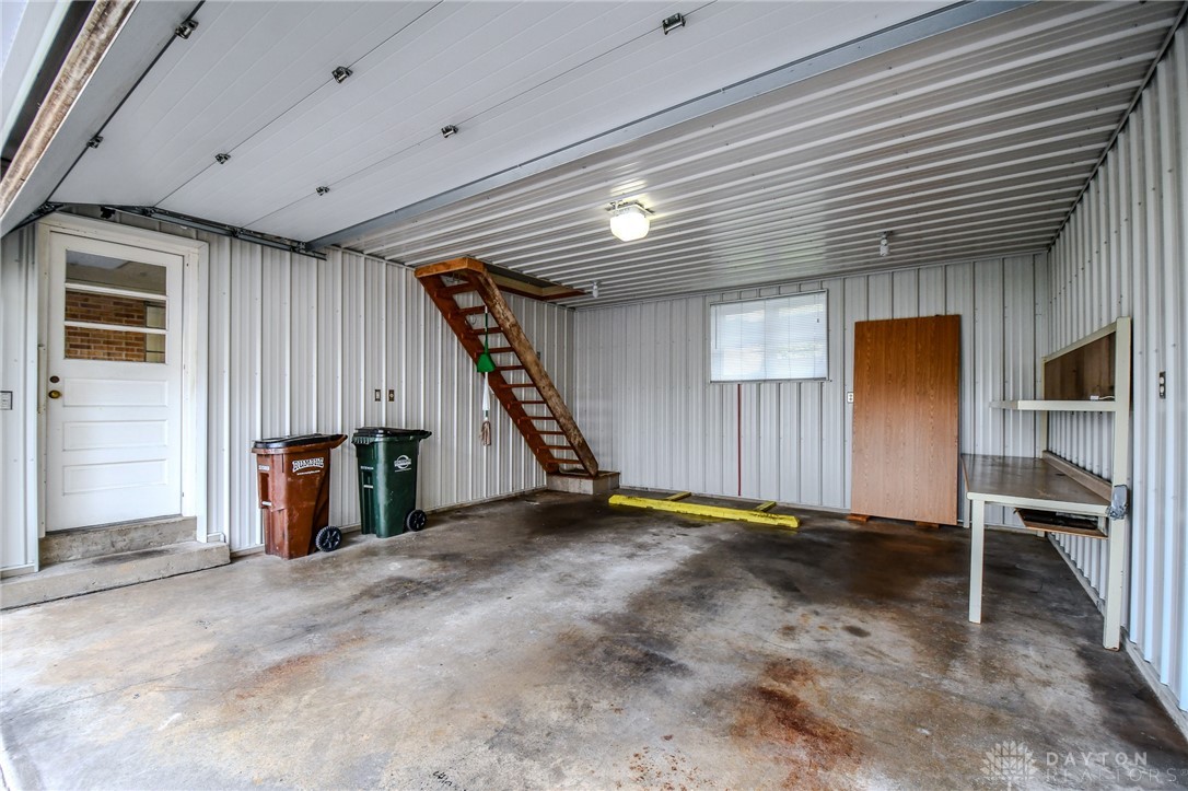 504 W Lake Avenue, New Carlisle, Ohio image 38