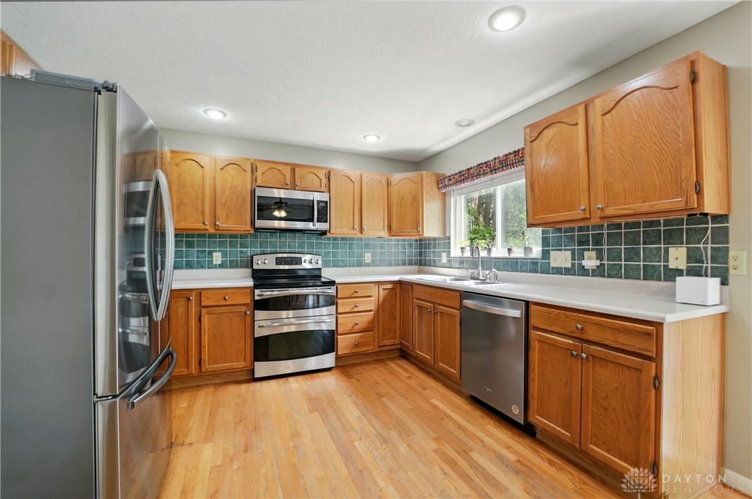 966 Hampton Court, Lebanon, Ohio image 13