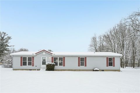 Photo of 322 Clagg Street, Bellefontaine, OH 43311 (MLS # 948811)