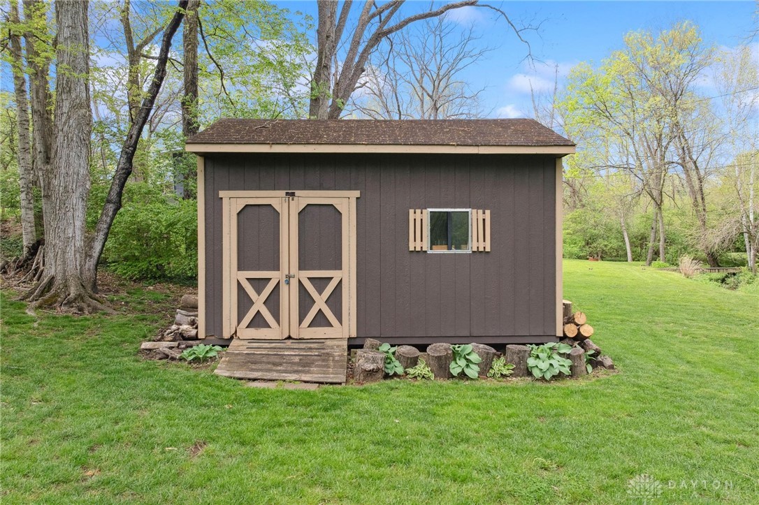 4072 Woodedge Drive, Bellbrook, Ohio image 10