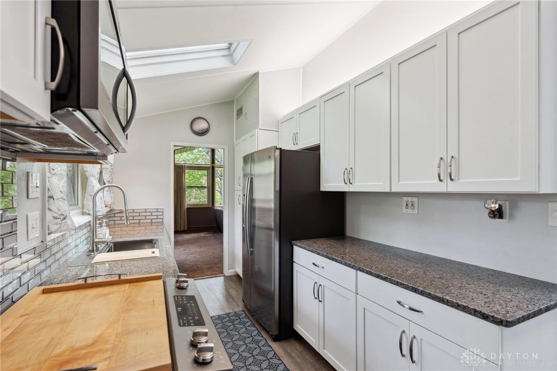 4072 Woodedge Drive, Bellbrook, Ohio image 23