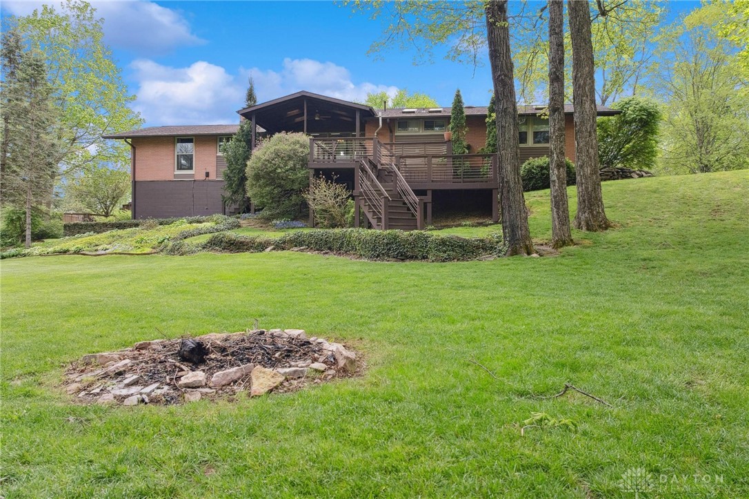 4072 Woodedge Drive, Bellbrook, Ohio image 3