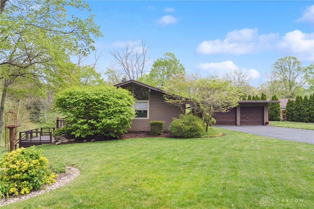4072 Woodedge Drive, Bellbrook, Ohio image 4