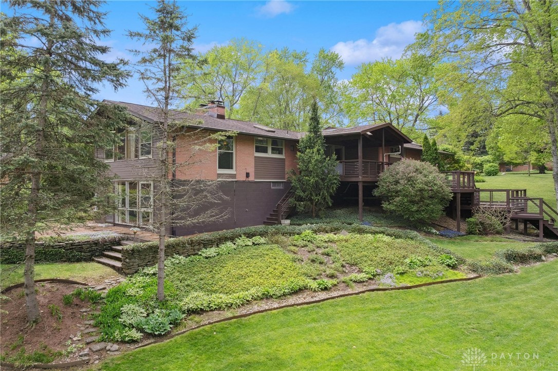 4072 Woodedge Drive, Bellbrook, Ohio image 1