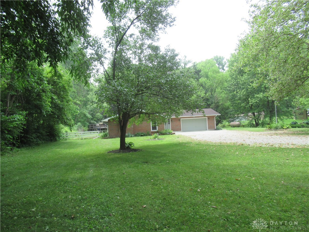 1085 Evergreen Drive, Greenville, Ohio image 3