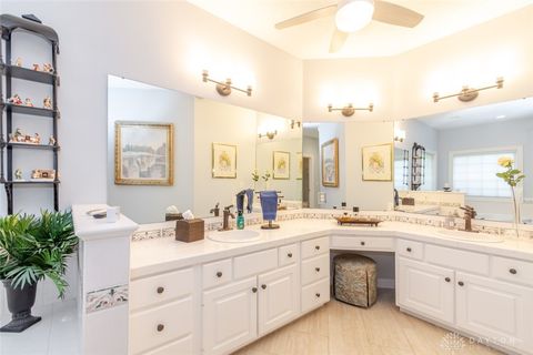 Tiny photo for 1053 Charter Place, Centerville, OH 45458 (MLS # 946123)