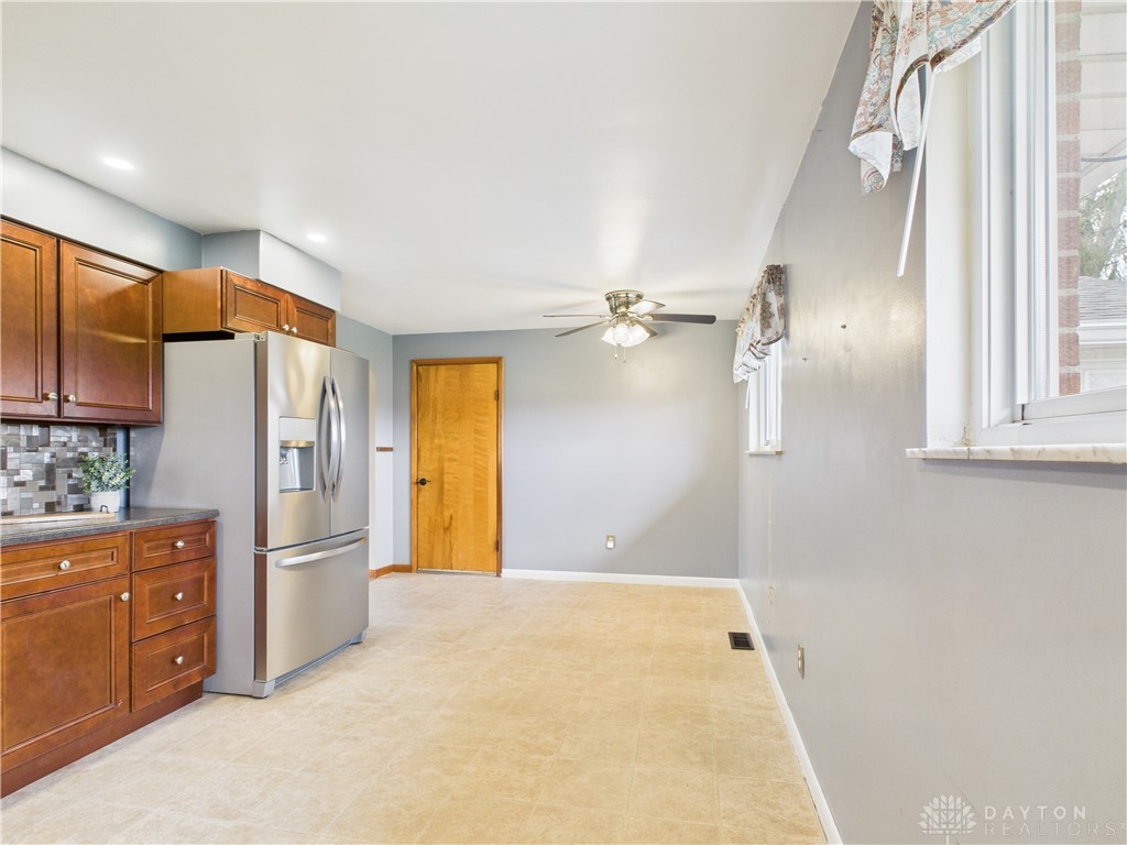 Clearcreek Twp, Ohio 45458, United States, 3 Bedrooms Bedrooms, ,1 BathroomBathrooms,Residential,Pending,97986