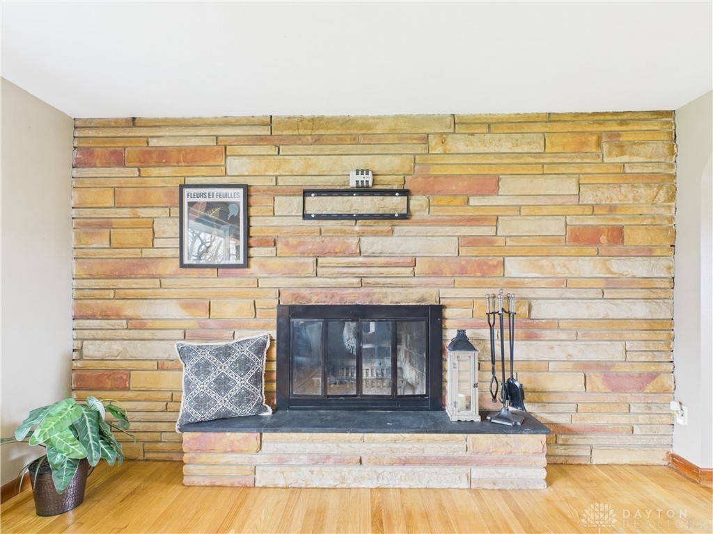 Clearcreek Twp, Ohio 45458, United States, 3 Bedrooms Bedrooms, ,1 BathroomBathrooms,Residential,Pending,97986