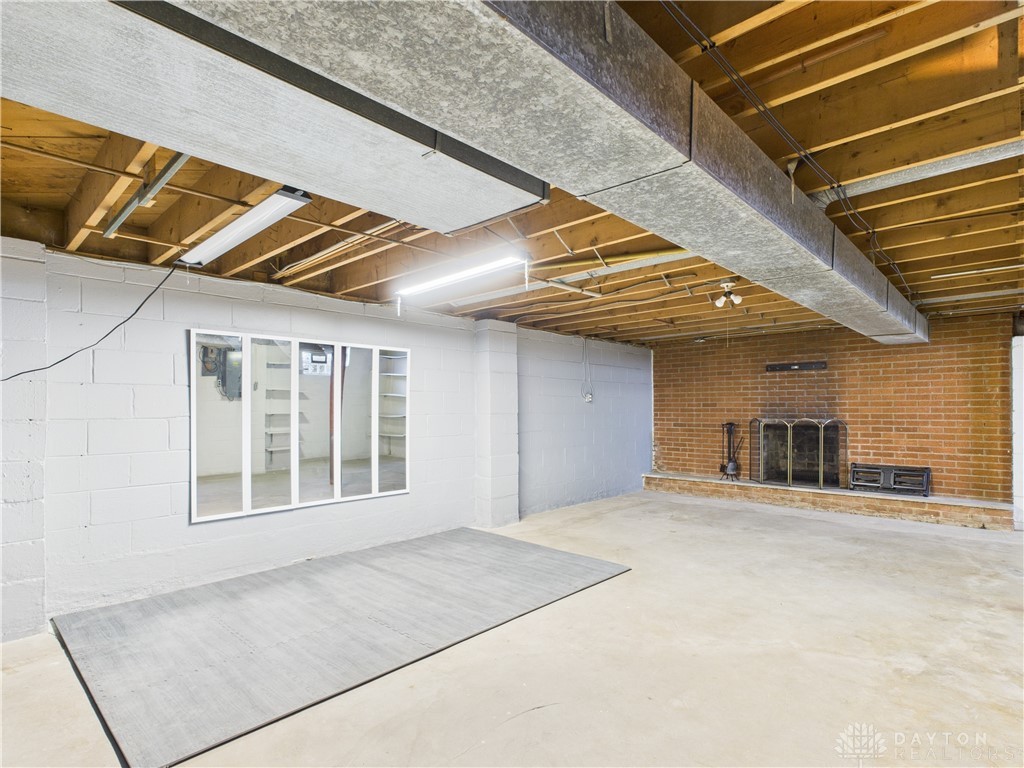 Clearcreek Twp, Ohio 45458, United States, 3 Bedrooms Bedrooms, ,1 BathroomBathrooms,Residential,Pending,97986