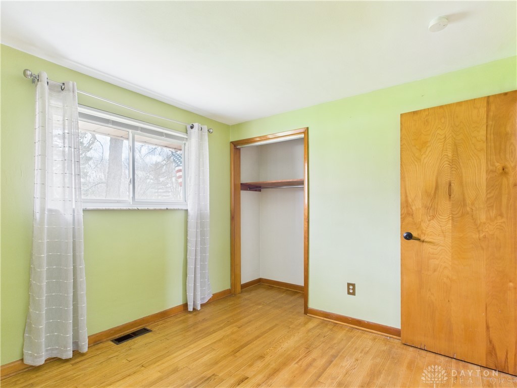 Clearcreek Twp, Ohio 45458, United States, 3 Bedrooms Bedrooms, ,1 BathroomBathrooms,Residential,Pending,97986