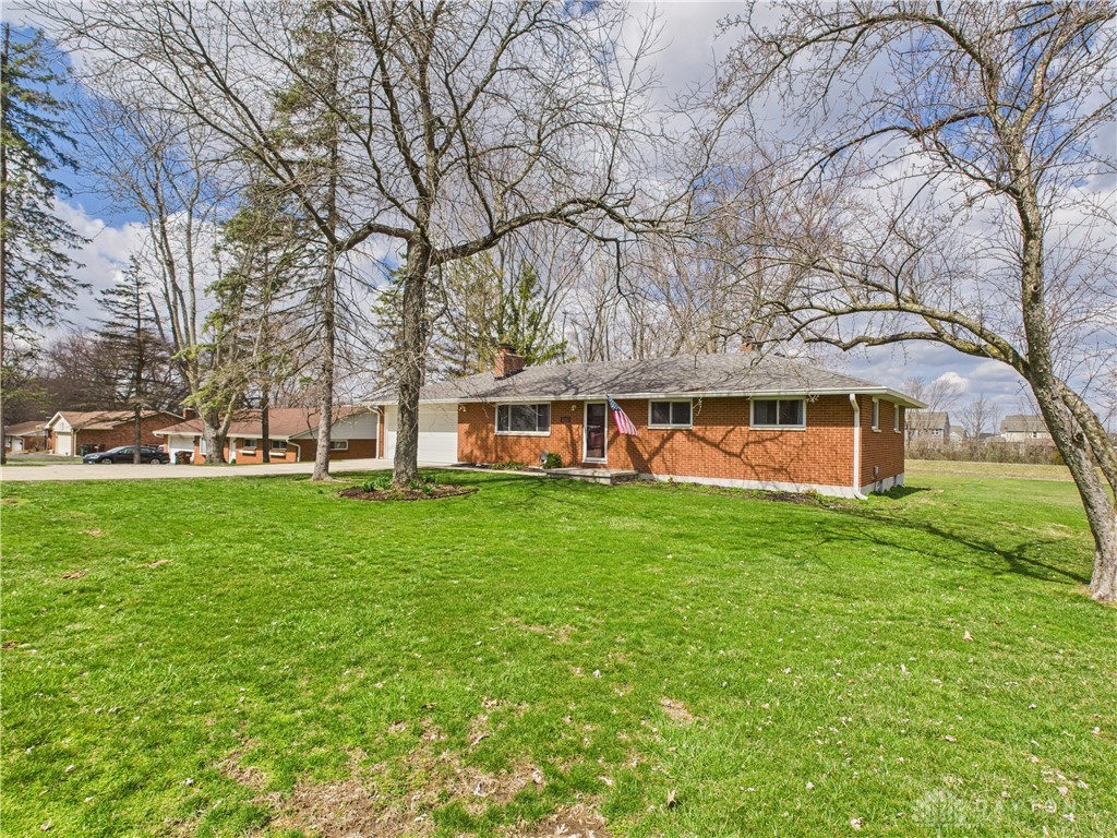 Clearcreek Twp, Ohio 45458, United States, 3 Bedrooms Bedrooms, ,1 BathroomBathrooms,Residential,Pending,97986