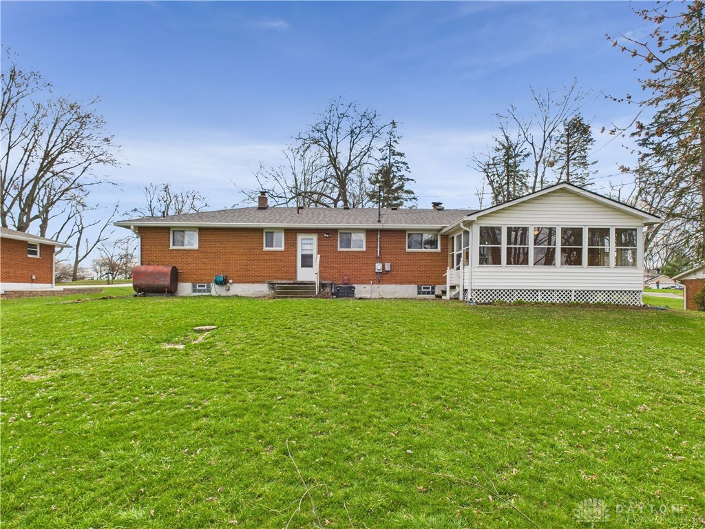 Clearcreek Twp, Ohio 45458, United States, 3 Bedrooms Bedrooms, ,1 BathroomBathrooms,Residential,Pending,97986