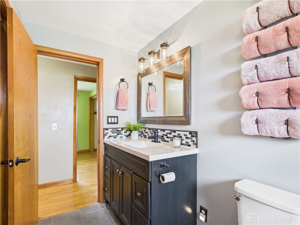 Clearcreek Twp, Ohio 45458, United States, 3 Bedrooms Bedrooms, ,1 BathroomBathrooms,Residential,Pending,97986