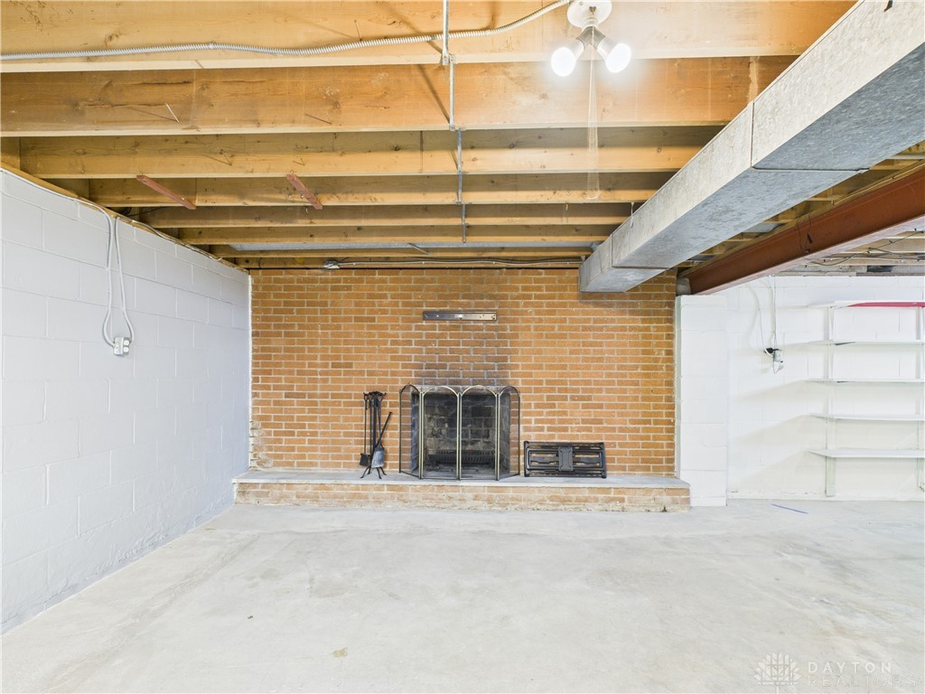 Clearcreek Twp, Ohio 45458, United States, 3 Bedrooms Bedrooms, ,1 BathroomBathrooms,Residential,Pending,97986