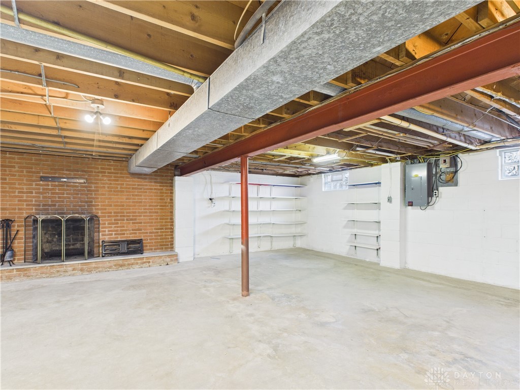 Clearcreek Twp, Ohio 45458, United States, 3 Bedrooms Bedrooms, ,1 BathroomBathrooms,Residential,Pending,97986