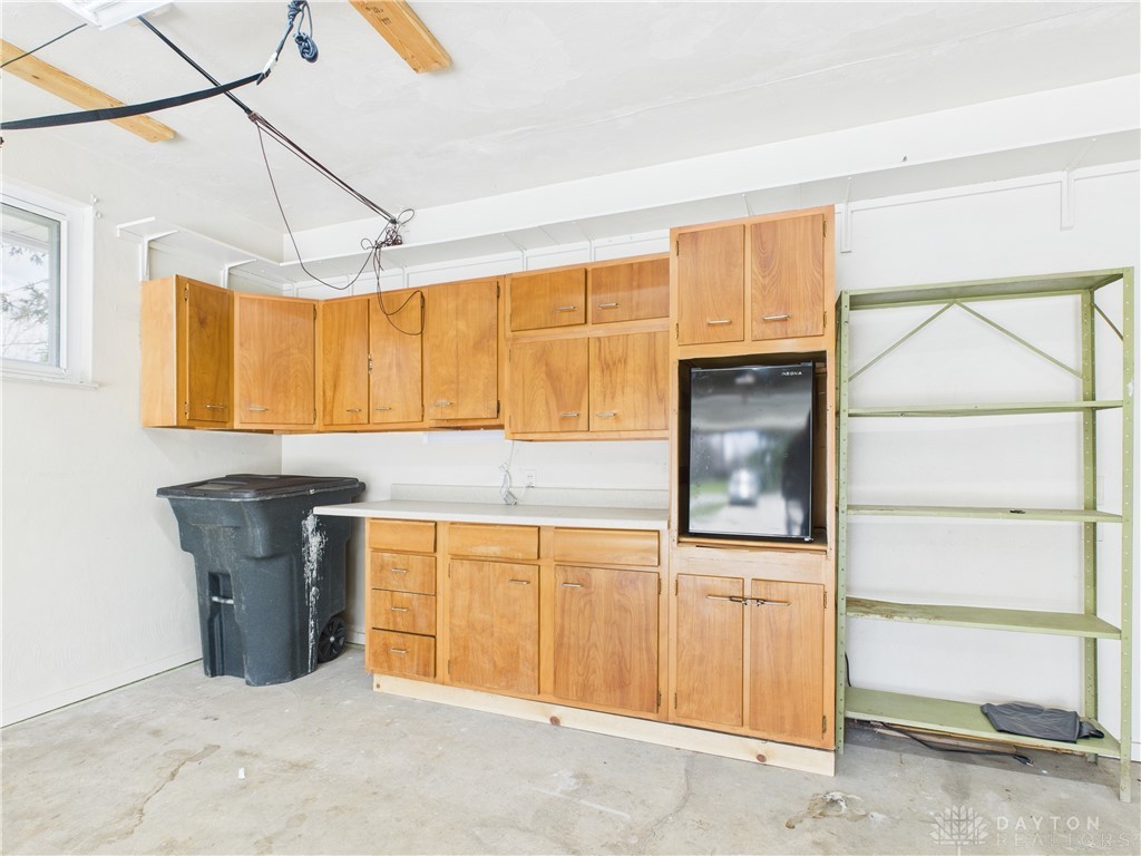 Clearcreek Twp, Ohio 45458, United States, 3 Bedrooms Bedrooms, ,1 BathroomBathrooms,Residential,Pending,97986