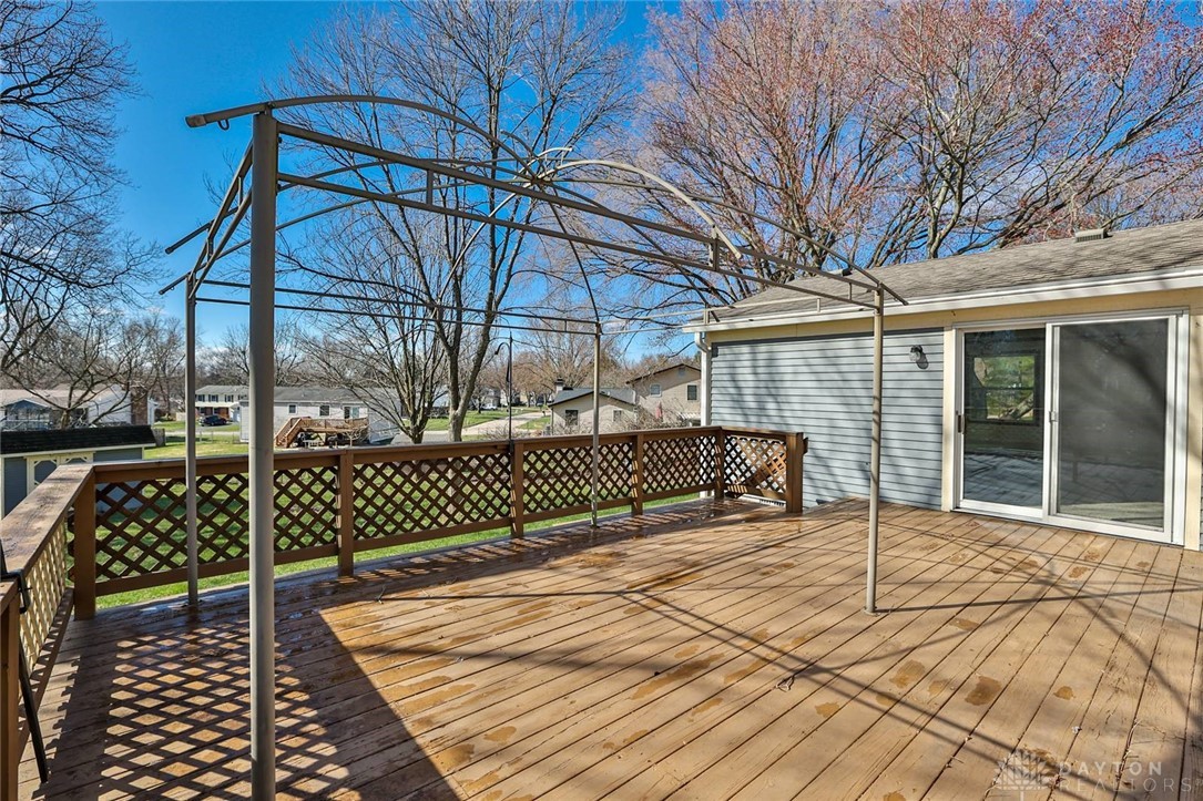 2495 Kewanna Lane, Beavercreek, Ohio image 34