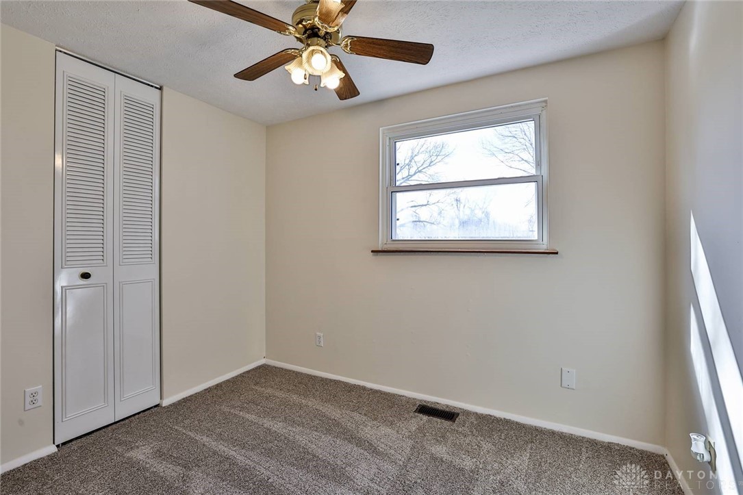 2495 Kewanna Lane, Beavercreek, Ohio image 31
