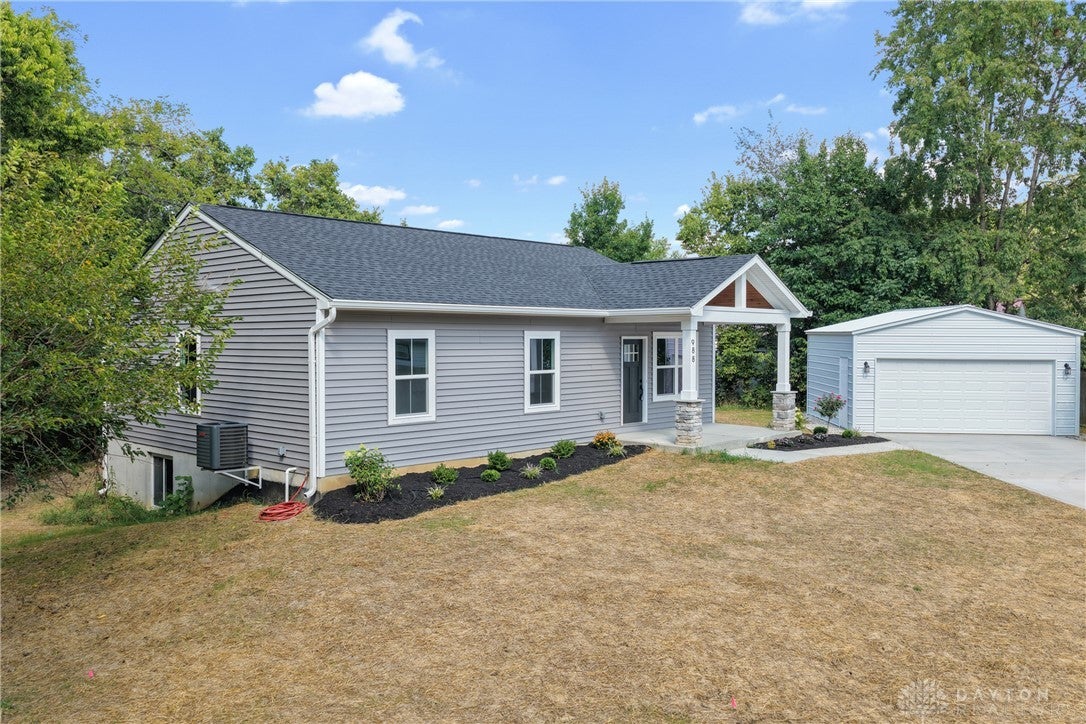 988 Crab Tree Court