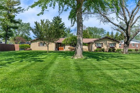 Photo of 3158 Claydor Drive, Beavercreek, OH 45431 (MLS # 957165)