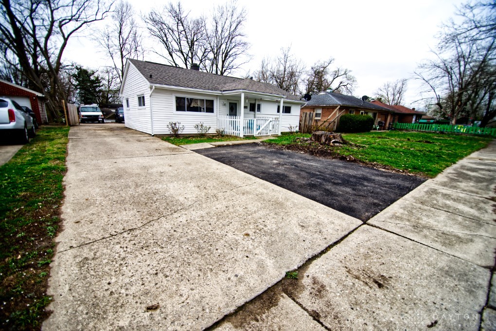 4524 W Hillcrest Avenue, Dayton, Ohio image 3