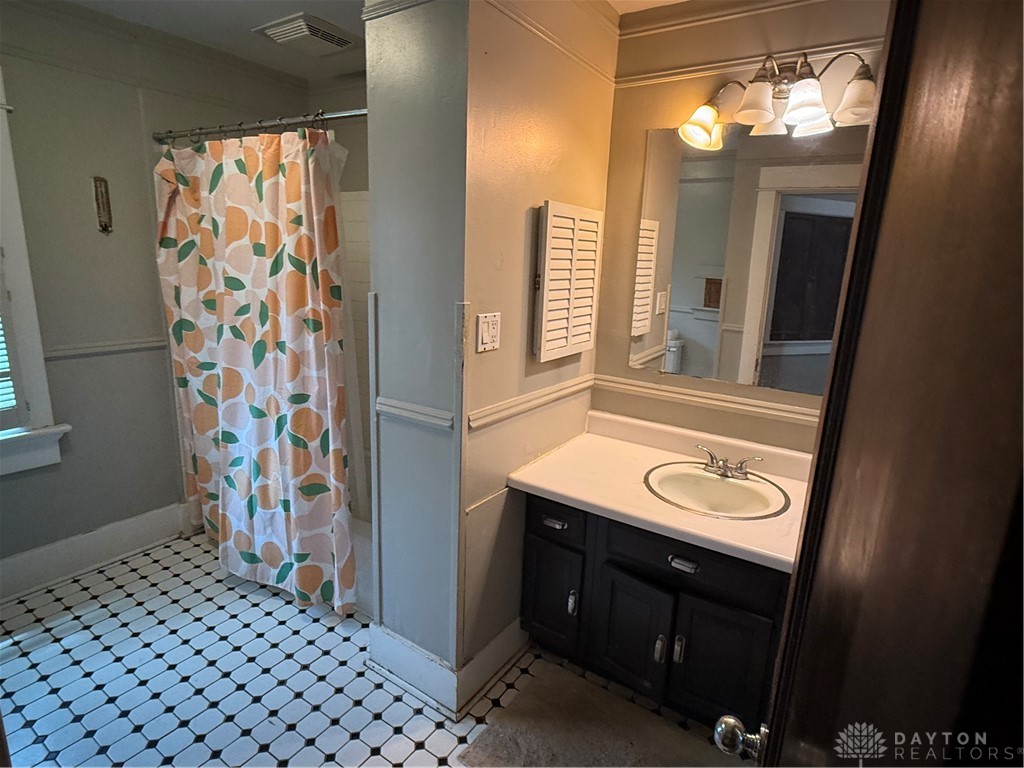 53 E Dixon Avenue, Oakwood, Ohio image 17