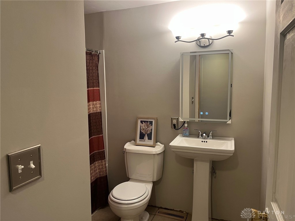 Dayton, Ohio 45424, United States, 3 Bedrooms Bedrooms, ,2 BathroomsBathrooms,Residential,Pending,253819