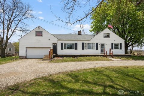 Photo of 4546 Stillwell Beckett Road, Oxford, OH 45056 (MLS # 953112)