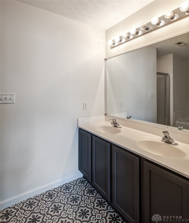 Beavercreek, Ohio 45431, United States, 3 Bedrooms Bedrooms, ,3 BathroomsBathrooms,Residential,Active,122080