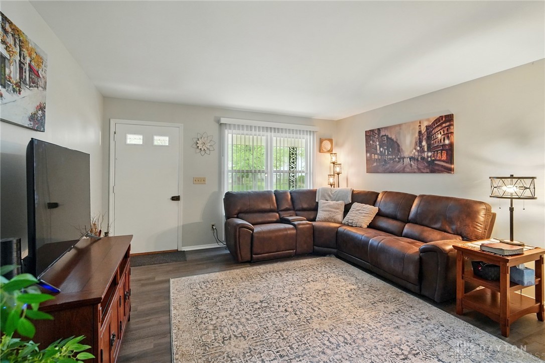 317 Ironwood Drive, West Carrollton, Ohio image 3