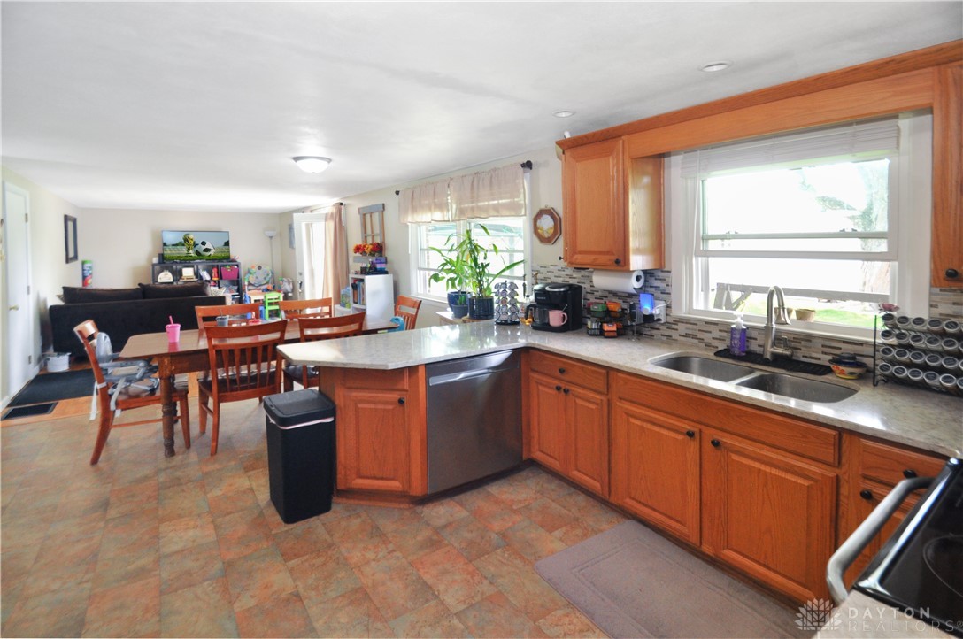26 Greenmoor Drive, Arcanum, Ohio image 5