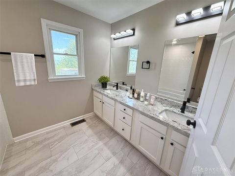 Tiny photo for 5386 Mosiman Road, Middletown, OH 45042 (MLS # 946152)