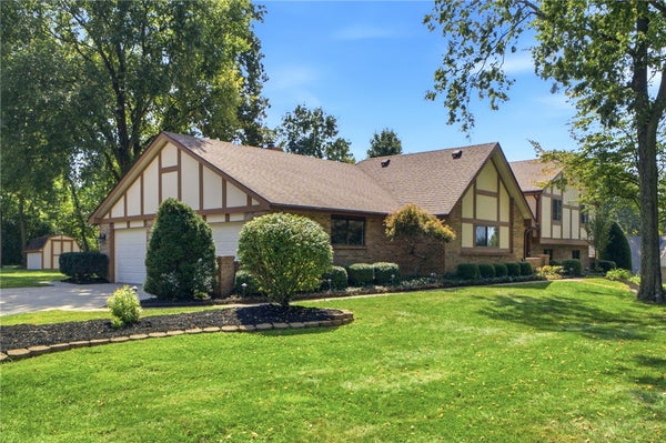 1593 WOODLAND TRL, XENIA, OH 45385 - Image a366334aa22da47aab534e014a10abd7/1634757501