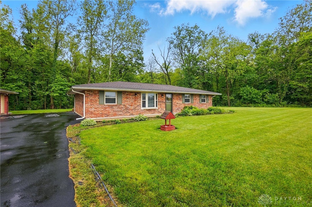 8590 Euphemia Castine Road, Lewisburg, Ohio image 2
