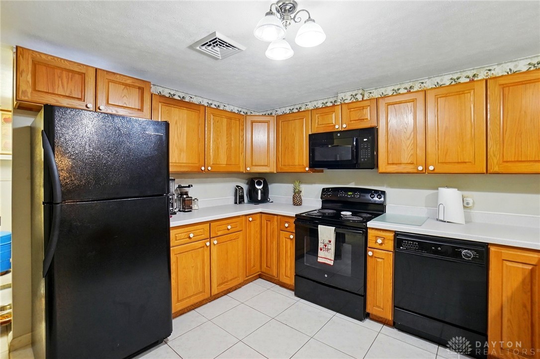 8590 Euphemia Castine Road, Lewisburg, Ohio image 15
