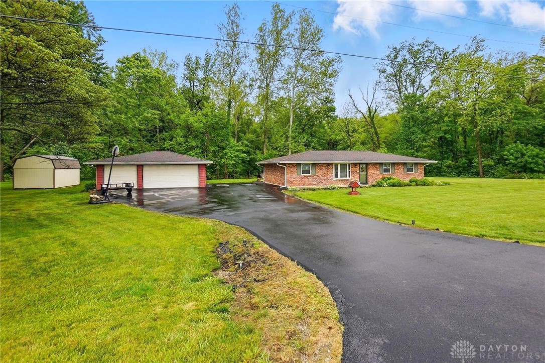 8590 Euphemia Castine Road, Lewisburg, Ohio image 5