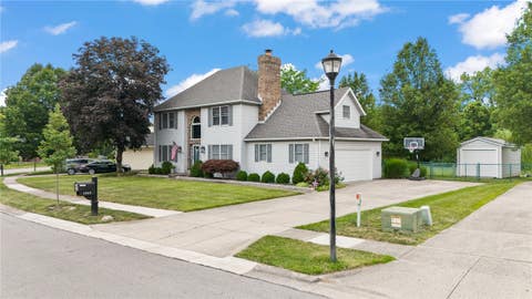 Homes For Sale - 1084 Kingsgate Road<br/> Springfield, OH 45503