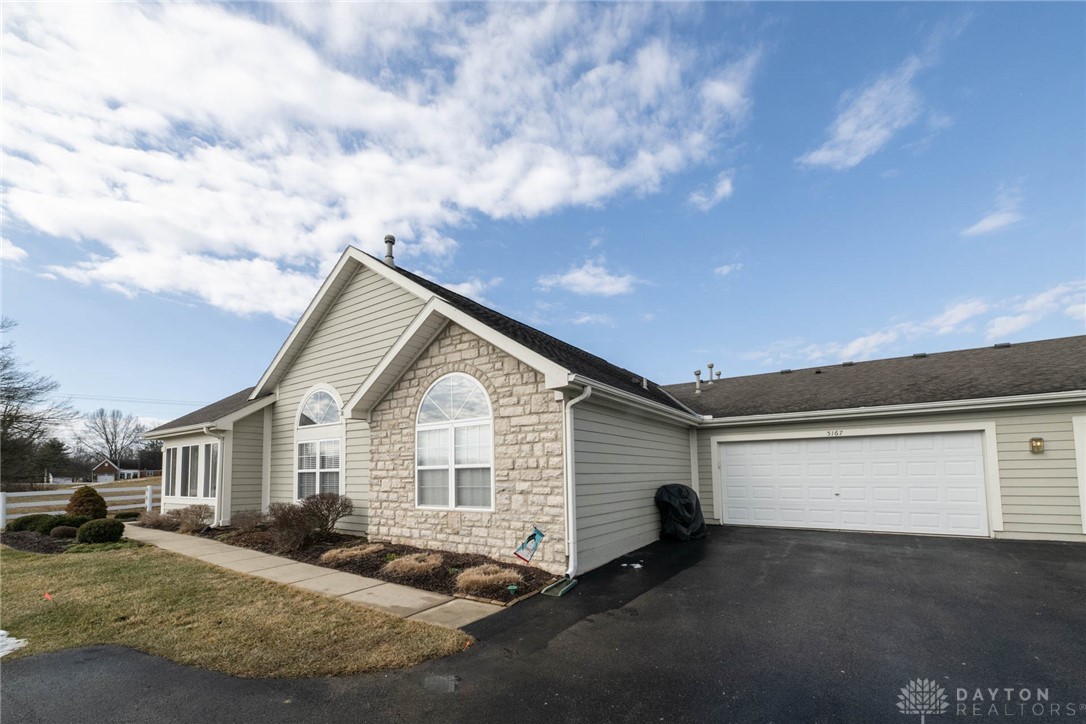 5167 Crescent Ridge Drive, Clayton, Ohio image 4