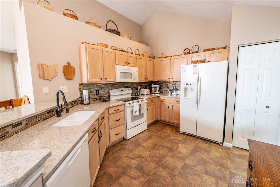 5167 Crescent Ridge Drive, Clayton, Ohio image 17