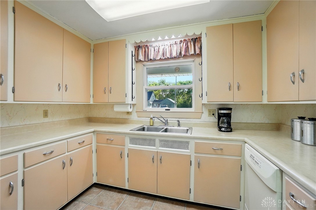 338 Armand Drive, Troy, Ohio image 18
