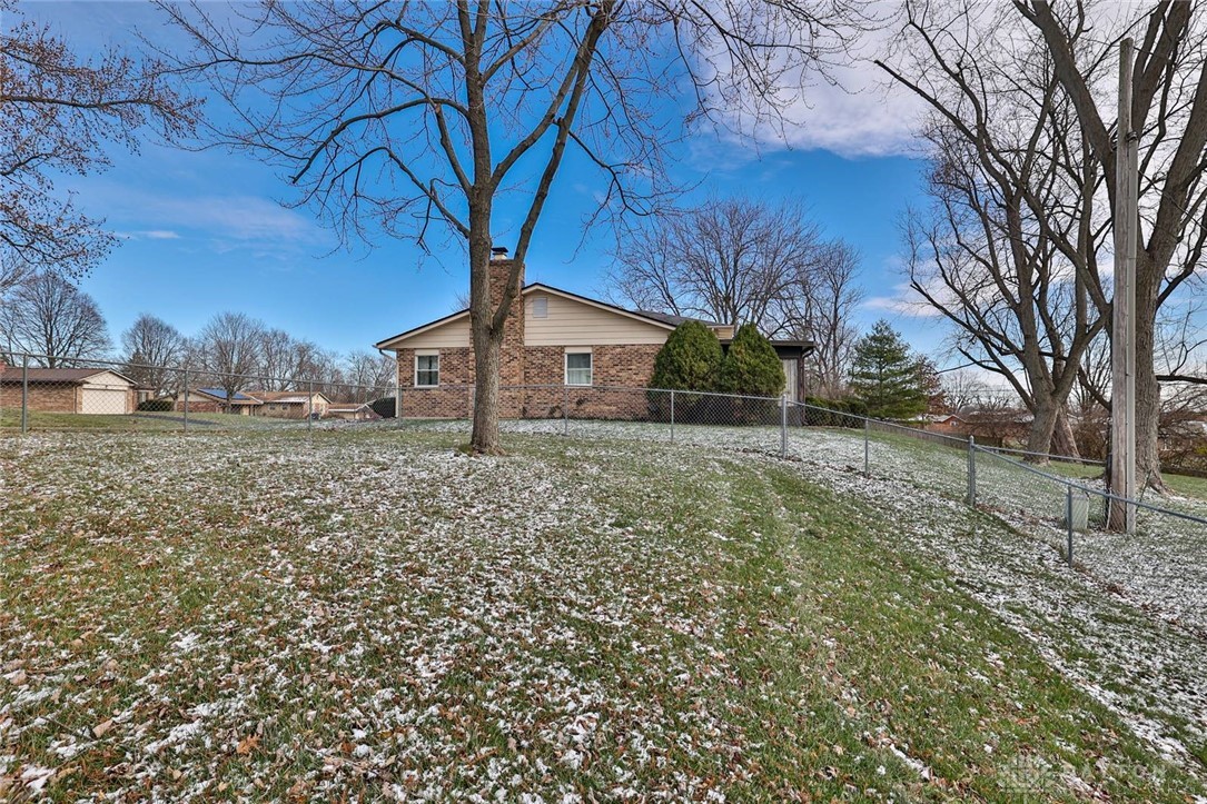 4413 Castle Gate Drive, Beavercreek, Ohio image 38