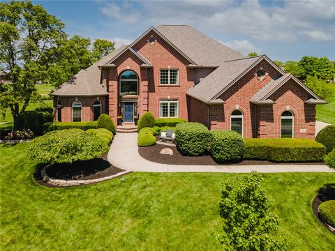 Photo of 1123 Waters Edge Drive, Centerville, OH 45458 (MLS # 958990)