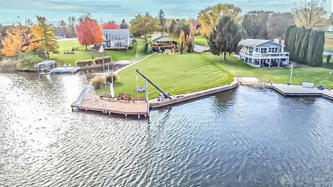 Photo of 314 Lakengren Drive, Eaton, OH 45320 (MLS # 946799)