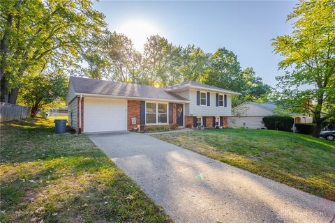 Photo of 120 Bramblebush Lane, Springboro, OH 45066 (MLS # 945086)