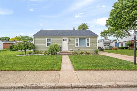3 beds bed, 1 baths bath property at 17 N Wenrick Street, Covington, OH 45318