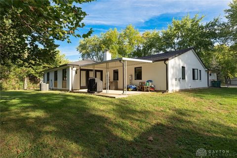 Tiny photo for 3667 Creekwood Court, Beavercreek, OH 45430 (MLS # 945328)